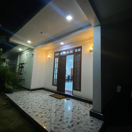 Lalitha Holiday Inn Jaffna Exterior foto