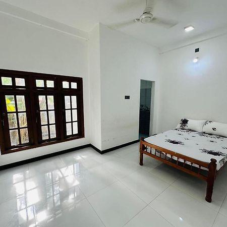 Lalitha Holiday Inn Jaffna Exterior foto